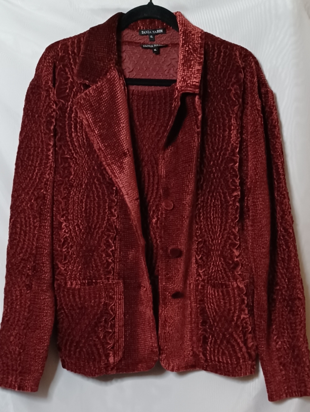 Tania Nardi Women's Textured two Piece Top in Deep Wine. Size XL